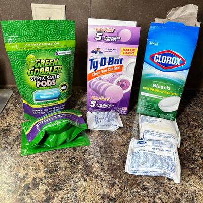 Lot 929 Toilet cleaners