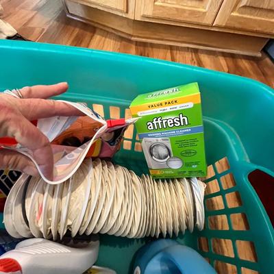 Lot 532 Laundry items