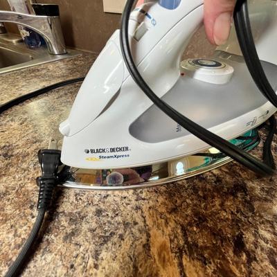 Lot 534 Iron & Steamer