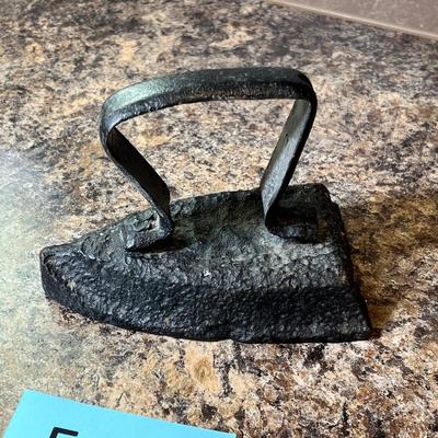Lot 542 Cast Iron sad iron