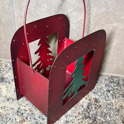 Lot 552 Christmas holder