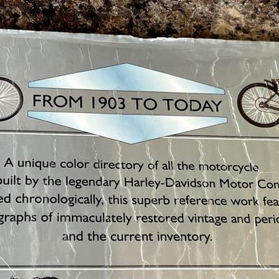 Lot 555 Big book of Harley Davidson