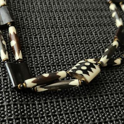 vintage African black and white batik bone necklace, like handmade in Kenya.