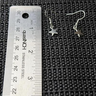 Silver tone necklace and earrings set stars