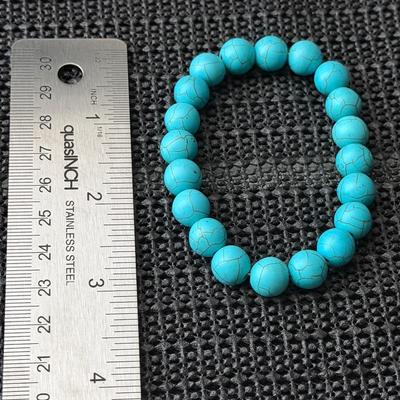 bracelet made of turquoise-dyed reconstituted howlite round beads