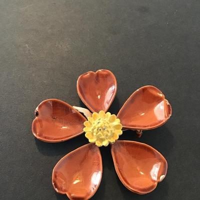 Sale Photo Thumbnail #156: Cute Vintage Enamel flower brooch Please see attached pictures