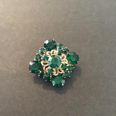 Sale Photo Thumbnail #186: Beautiful Vintage Gold Tone Brooch with green Rhinestones Please see attached pictures