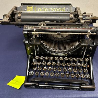 Sale Photo Thumbnail #9: Vintage Underwood typewriter