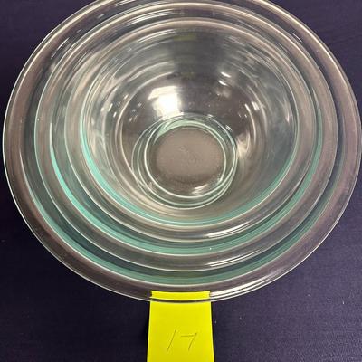 Sale Photo Thumbnail #38: Set of 3 Pyrex besting bowls