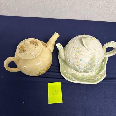 Sale Photo Thumbnail #44: Lot of 2 teapots
