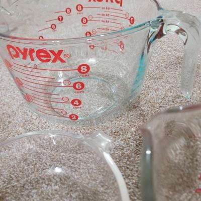 Sale Photo Thumbnail #466: Get your Pyrex measuring fix here, bowls serve, microwave or bake in