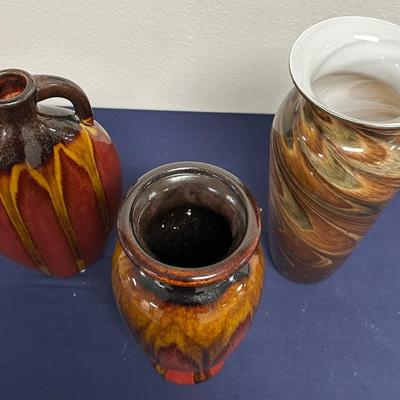 Sale Photo Thumbnail #67: 3 multi color vasez & a complimentary bowl