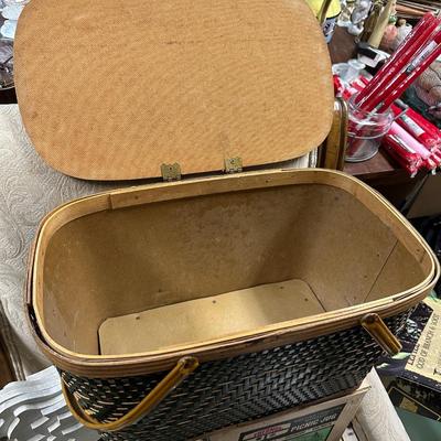 Sale Photo Thumbnail #110: Vintage picnic basket
In very nice condition