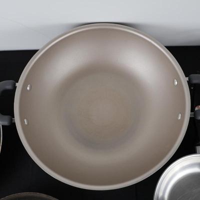 Lot of Pans, Wok Pan (3)