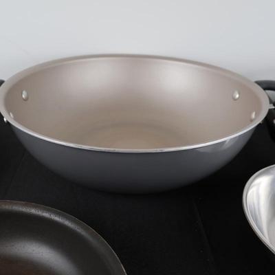 Lot of Pans, Wok Pan (3)