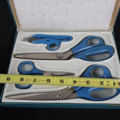 Vintage Scissor Kit