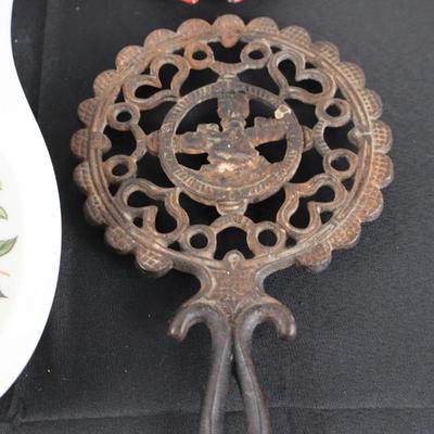 Spoon and Pot Holders/Coasters Lot (11 pieces)