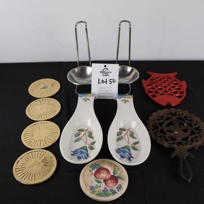 Spoon and Pot Holders/Coasters Lot (11 pieces)