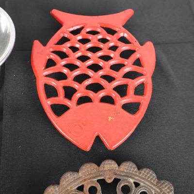 Spoon and Pot Holders/Coasters Lot (11 pieces)