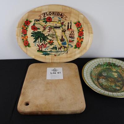 Cutting Board and Plate Lot (3)