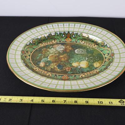 Cutting Board and Plate Lot (3)