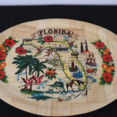 Cutting Board and Plate Lot (3)