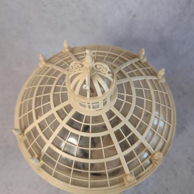 Sale Photo Thumbnail #405: 1986 Enesco The Cotillian Gazebo dancing couple music box 
Plays "Emperor's Waltz"

13x8
takes AA Batteries