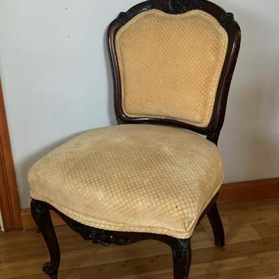 Antique Victorian Carved Rosewood Parlor/Slipper Chair – Original Casters