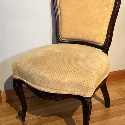 Antique Victorian Carved Rosewood Parlor/Slipper Chair – Original Casters