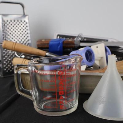 Kitchen Utensil/Tools Lot