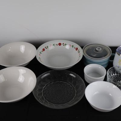 Miscellaneous Kitchen Bowl Lot (9 Pieces)
