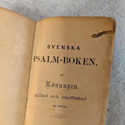 Sale Photo Thumbnail #451: Vintage Miniature Book 
4.2x3