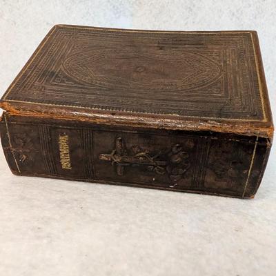 Sale Photo Thumbnail #449: Vintage Miniature Book 
4.2x3