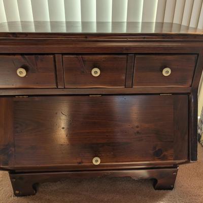 Sale Photo Thumbnail #28: Vintage Ethan Allen Old Tavern Pine Storage Side Table w/ Mahogany Finish 
excellent condition 
24x 28 x 15