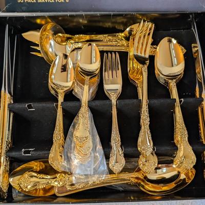Sale Photo Thumbnail #18: Golden Versailles by Home Concepts 50 Pc Gold Electroplated Stainless Flatware Set 
Box states 50 pcs, however there are 54 total pieces 
excellent condition in box