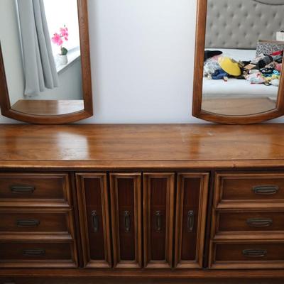 Dresser W/ Mirrors