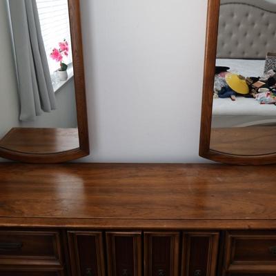 Dresser W/ Mirrors