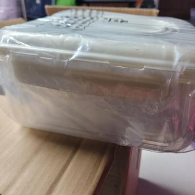 Sale Photo Thumbnail #492: 3 plastic square measuring 9 x 9 x 4" tall.
4 measuring 9" tall x 5 x5" and 
2 wicker 13" x 11" x 3"
Storre all your auction items