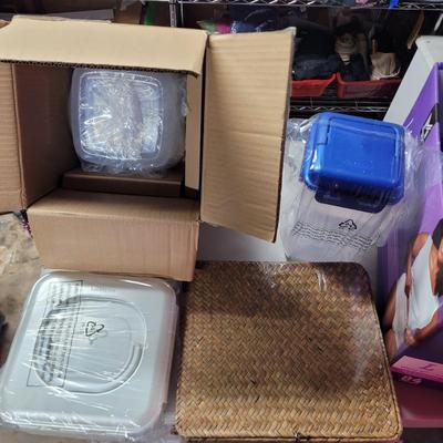 Sale Photo Thumbnail #488: 3 plastic square measuring 9 x 9 x 4" tall.
4 measuring 9" tall x 5 x5" and 
2 wicker 13" x 11" x 3"
Storre all your auction items