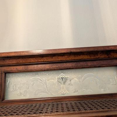 Sale Photo Thumbnail #499: Vintage Victorian style Hall Tree w/ Marble top and Swivel Mirror 
Beautiful Hall Tree, excellent condition 
7ft x 30 x 14 
marble top: 18 x 13