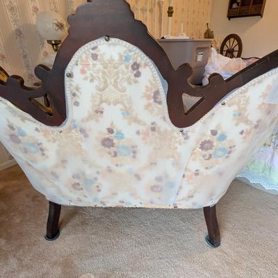 Sale Photo Thumbnail #44: Vintage Victorian Settee Love Seat High Tufted back and Floral upholstery 
54 x 28 x 42 
Beautiful and in excellent condition
plastic still covering the backside