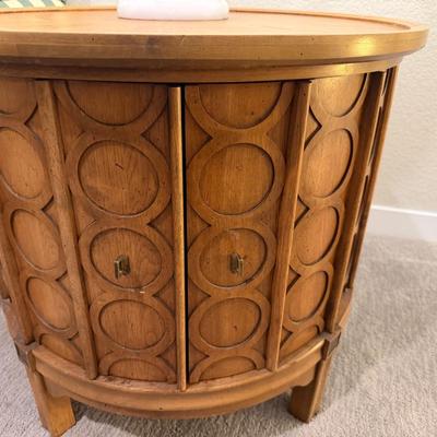 Vintage MCM Thomasville Round Drum End Table w/ travertine Top