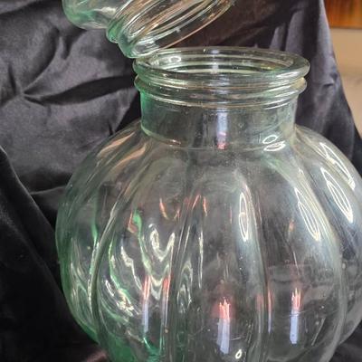 Vintage Italian Green Depression Glass Pumpkin Hand-Blown Apothecary-Style Ribbed Glass Display Jar with Lid – Thick Heavy Glass,...