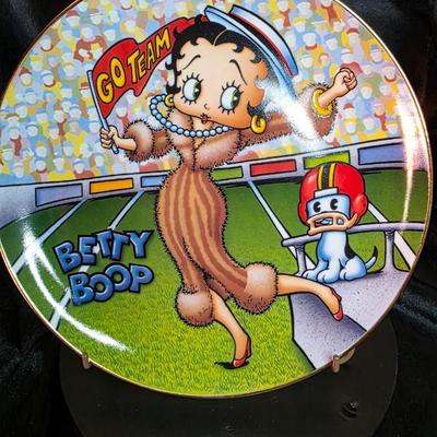 Danbury Mint Betty Boop Homecoming Queen Limited Edition Collector Plate - 1994 America's Sweetheart Series