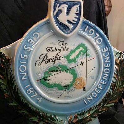 Vintage 1971 Jim Beam Fiji Independence Decanter – A Regal China Bourbon Collector’s Piece