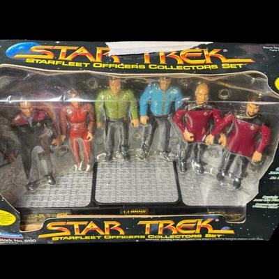 Playmates Star Trek Starfleet Officer Collector’s Set