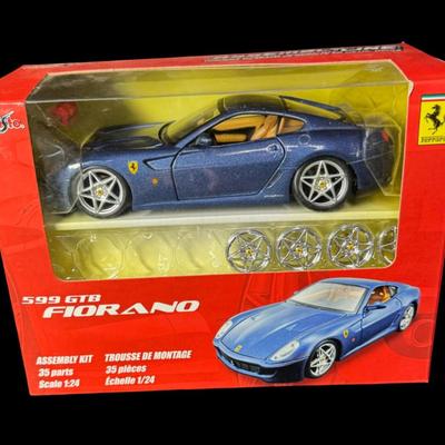 Maisto Assembly Line Die-Cast Metal Model Kit Assortment