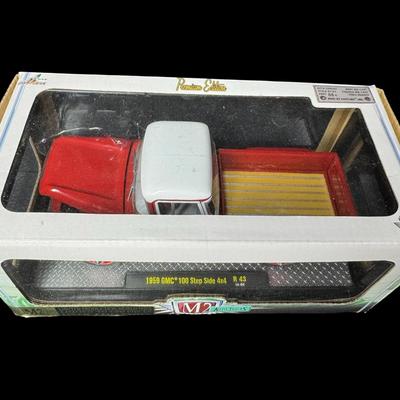 Diecast Vintage Truck 1:24 and 1:25 Scale Assortment