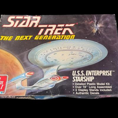 Vintage AMT U.S.S. Enterprise Model Kit