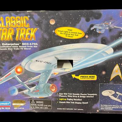 Playmates Classic Star Trek U.S.S. Enterprise NCC-1701 Electronic Vehicle